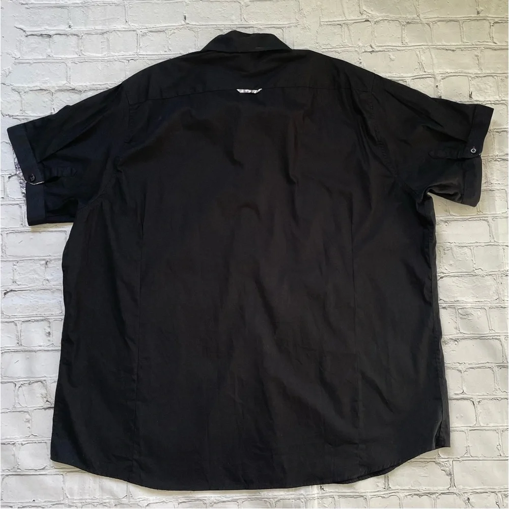 Men’s Black Short Sleeve Button Up Shirt NWT!